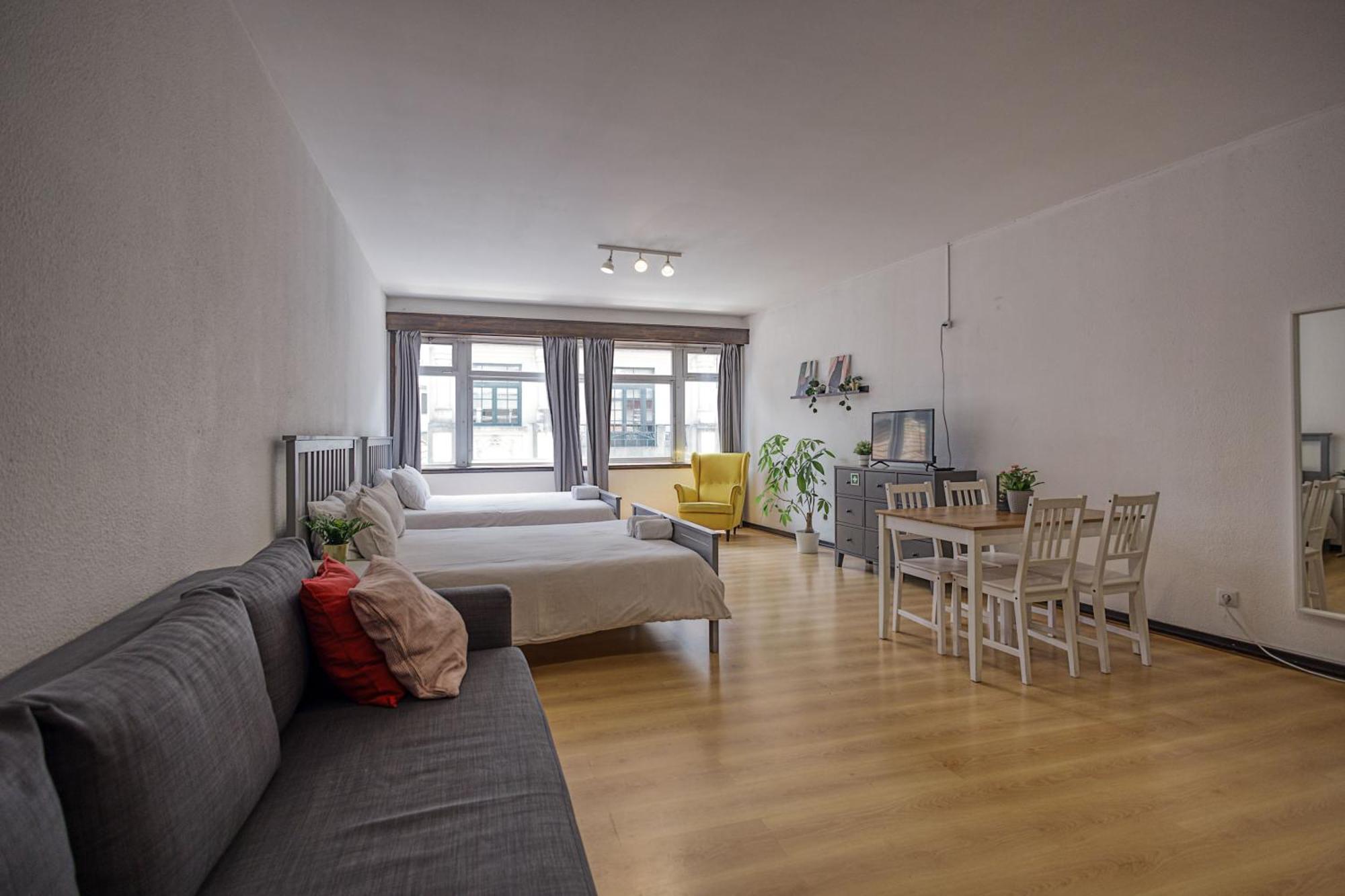 Travel & Live Aliados Appartement *