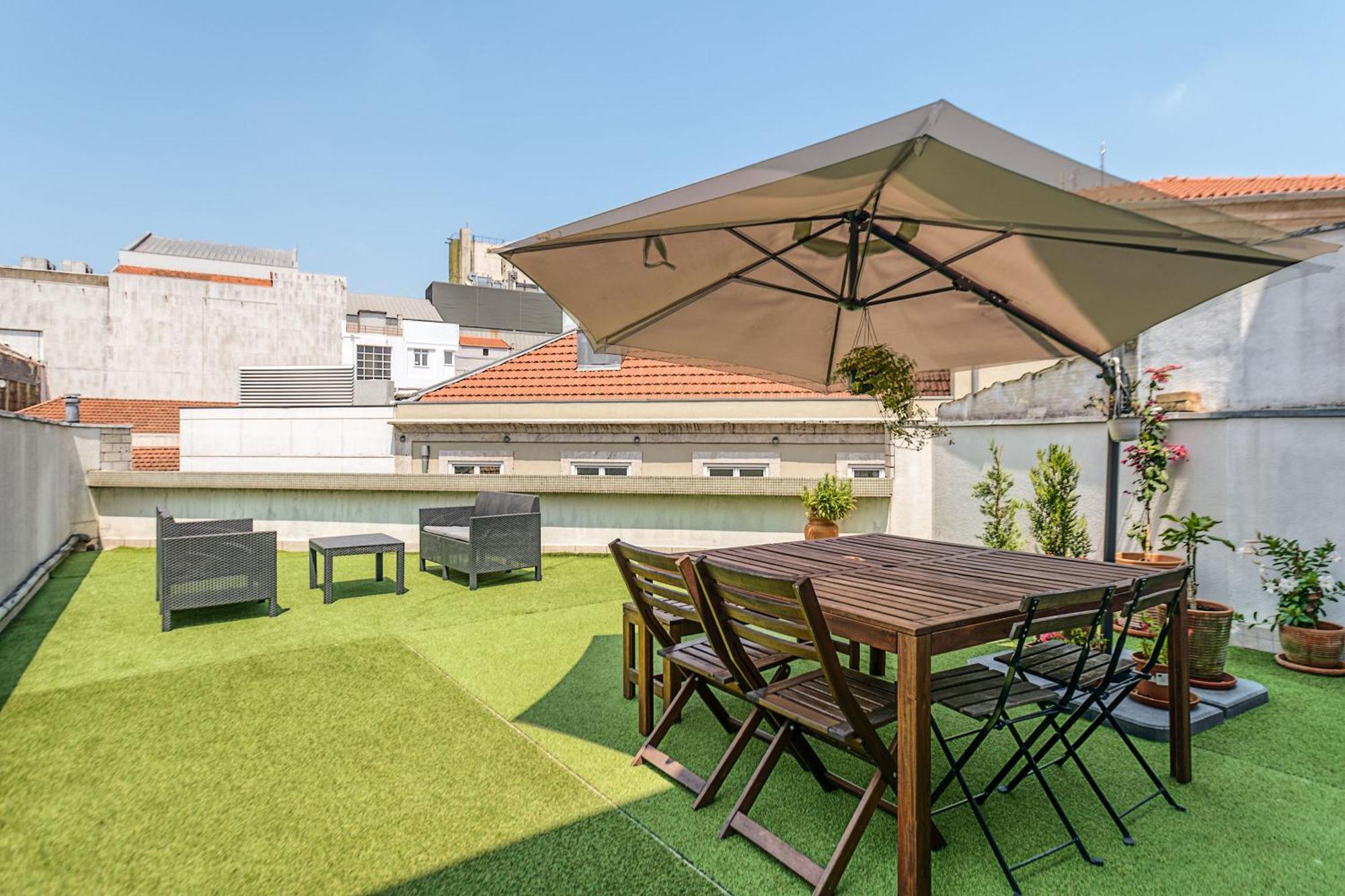 Travel & Live Aliados Oporto